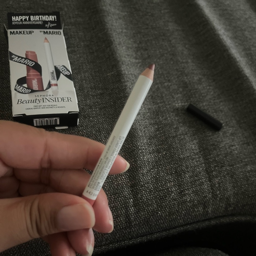 Lip Kit 👄 - Picture 3 of 5